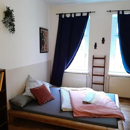 Spacious 2-room-apartment In Leutzsch Apartment *