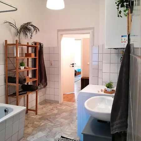 Apartment Spacious 2-room-apartment In Leutzsch *