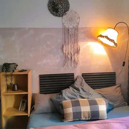Spacious 2-room-apartment In Leutzsch Apartment Leipzig