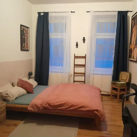 Spacious 2-room-apartment In Leutzsch Apartment